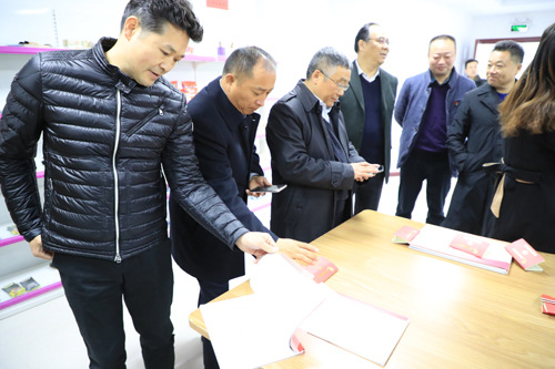 河南：组织省人大代表视察郑州检察工作